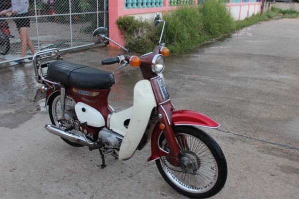 C70K2 มีทะเบียนพร้อมโอนภาษีขาด4ปีสภาพเดิมสวยครับขาย14800บาทครับ