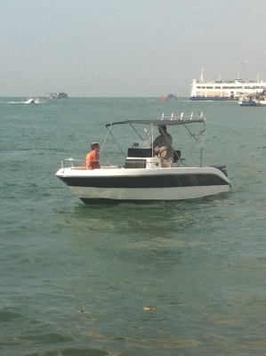 ต้องการขายเรือ 22 ฟุต พร้อมเครื่อง YAMAHA 115 Hp ด่วนมาก!!!! ต้องการขายเรือ 22 ฟุต พร้อมเครื่อง YAMAHA 115 Hp ด่วนมาก!!!!