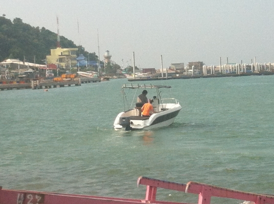 ต้องการขายเรือ 22 ฟุต พร้อมเครื่อง YAMAHA 115 Hp ด่วนมาก!!!! ต้องการขายเรือ 22 ฟุต พร้อมเครื่อง YAMAHA 115 Hp ด่วนมาก!!!!