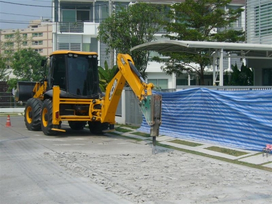 ให้เช่ารถ jcb หัวเจาะ(หน้าตักหลังขุด) งานเจาะสกัดและรถดั้ม 6 ล้อ 089-667-1444 ให้เช่ารถ jcb หัวเจาะ(หน้าตักหลังขุด) งานเจาะสกัดและรถดั้ม 6 ล้อ 089-667-1444