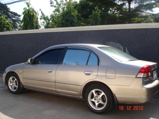 HONDA, CIVIC 1.7 VTi-L โฉม Dimention สีบรอนซ์ทอง เบาะหนัง เกียร์ออโต้ ทะเบียน กรุงเทพ