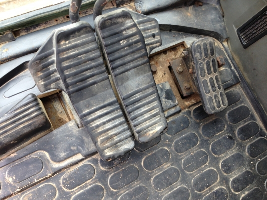 ขาย รถแบคโฮ KOMATSU PC130-6K ชมVDOการทำงานได้ครับ นำเข้าจากญี่ปุ่น รถปี2001 ติดต่อ 081-2990958