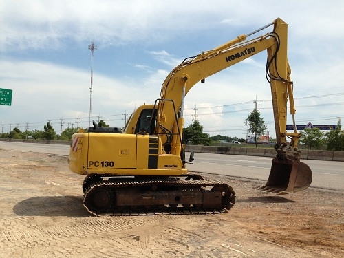ขาย รถแบคโฮ KOMATSU PC130-6K ชมVDOการทำงานได้ครับ นำเข้าจากญี่ปุ่น รถปี2001 ติดต่อ 081-2990958