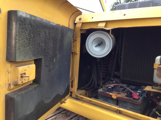 ขาย รถแบคโฮ KOMATSU PC130-6K ชมVDOการทำงานได้ครับ นำเข้าจากญี่ปุ่น รถปี2001 ติดต่อ 081-2990958