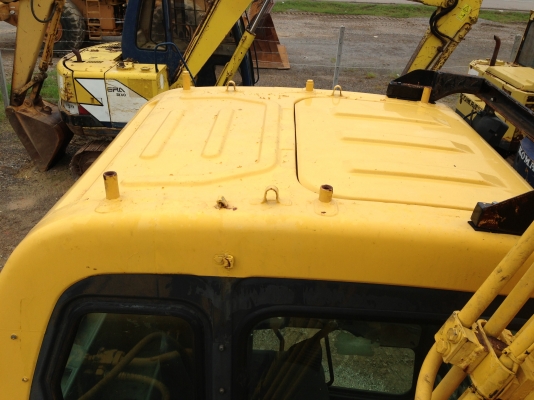 ขาย รถแบคโฮ KOMATSU PC130-6K ชมVDOการทำงานได้ครับ นำเข้าจากญี่ปุ่น รถปี2001 ติดต่อ 081-2990958