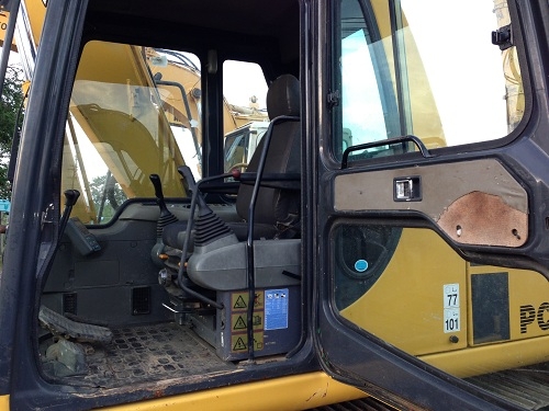 ขาย รถแบคโฮ KOMATSU PC130-6K ชมVDOการทำงานได้ครับ นำเข้าจากญี่ปุ่น รถปี2001 ติดต่อ 081-2990958