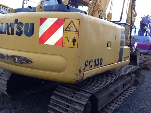 ขาย รถแบคโฮ KOMATSU PC130-6K ชมVDOการทำงานได้ครับ นำเข้าจากญี่ปุ่น รถปี2001 ติดต่อ 081-2990958