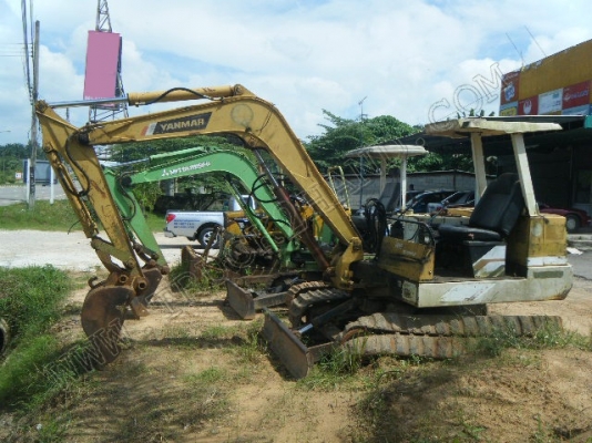 รถแบคโฮ ยี่ห้อ YANMAR