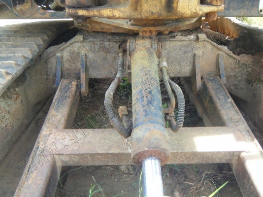 รถแบคโฮ ยี่ห้อ YANMAR