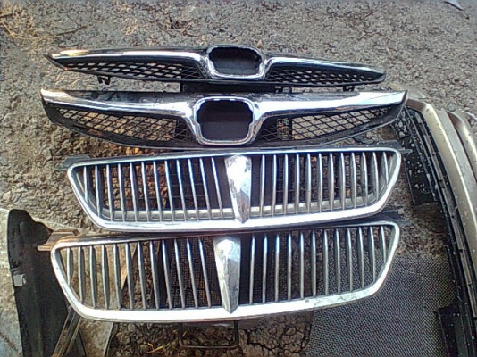 กระจังหน้านิสสัน+honda