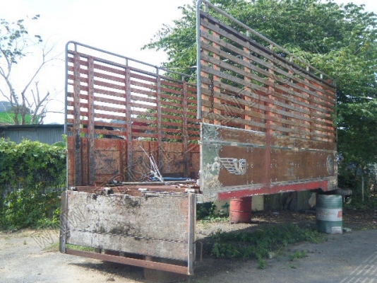 กระบะไม้ รถบรรทุก 10 ล้อ กระบะไม้ รถบรรทุก 10 ล้อ