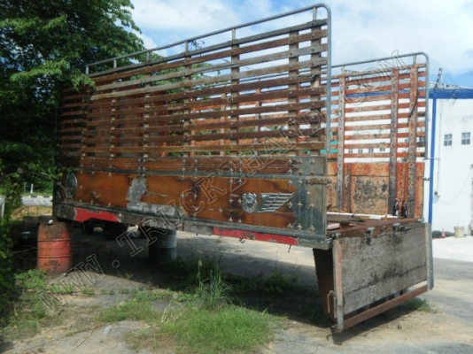 กระบะไม้ รถบรรทุก 10 ล้อ
