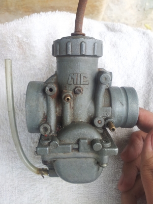 ขาย เบอะcb175/เบอะc70/ไฟหน้าชาลี/คาบูใส่dt125/กระจกคลับแมน ด่วนๆ