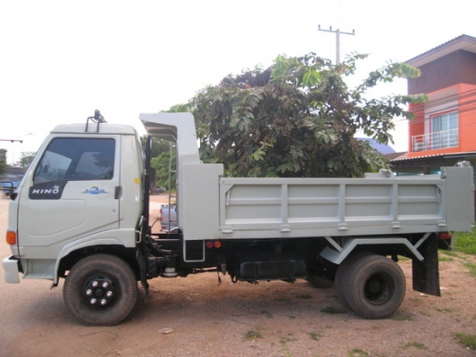 ขายรถบรรทุก 6 ล้อ ดัมพ์  HINO FC120  เครื่อง 120 แรงม้า ปี 39  สภาพสวยพร้อมใช้งานครับ