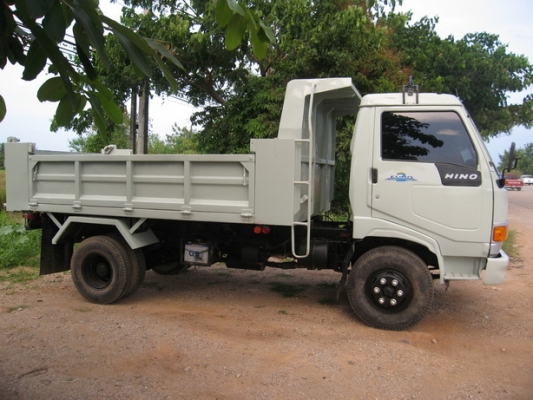 ขายรถบรรทุก 6 ล้อ ดัมพ์  HINO FC120  เครื่อง 120 แรงม้า ปี 39  สภาพสวยพร้อมใช้งานครับ