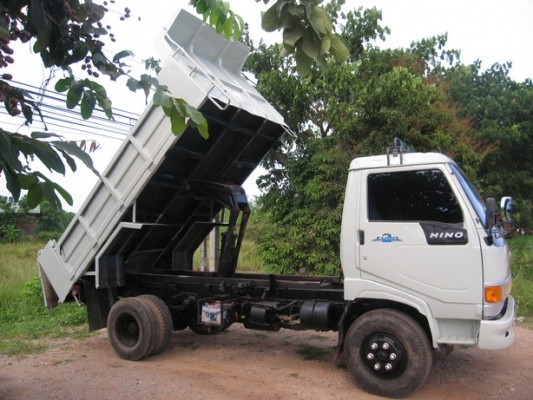 ขายรถบรรทุก 6 ล้อ ดัมพ์  HINO FC120  เครื่อง 120 แรงม้า ปี 39  สภาพสวยพร้อมใช้งานครับ