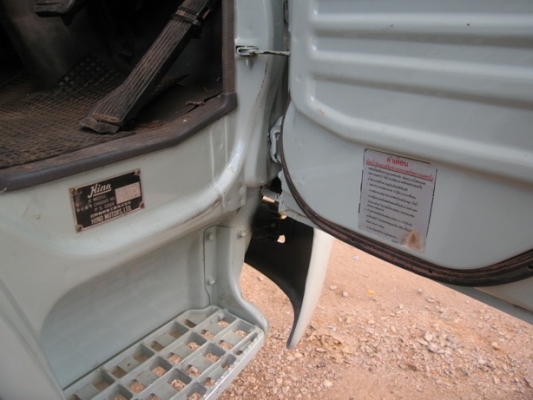 ขายรถบรรทุก 6 ล้อ ดัมพ์  HINO FC120  เครื่อง 120 แรงม้า ปี 39  สภาพสวยพร้อมใช้งานครับ