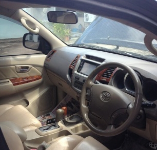 ขาย FORTUNER AUTO 4WD ปี 05 สีดำ