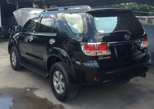 ขาย FORTUNER AUTO 4WD ปี 05 สีดำ