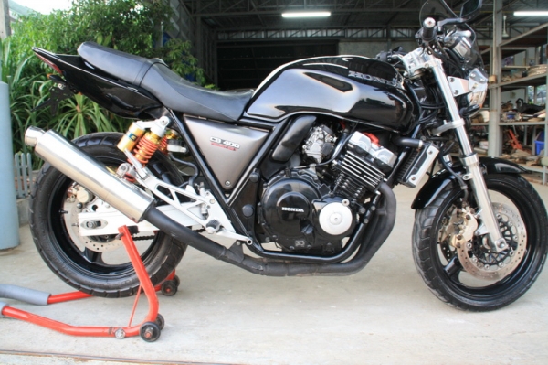 ขาย CB 400 ปี 97 สรรพสามิต เครื่องดี สีเดิม สภาพจบๆ 78000
