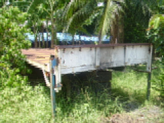 ขายพื้นเรียบวางตู้คอนเทรนเนอร์ 20 ฟุต มีตัวล็อคตู้พร้อม ทำสีใหม่ให้ด้วย