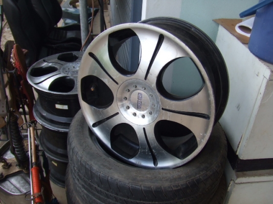 ขายแม็ก 17   4 รู100  และ 5 รู 100  ใช้ได้ทั้ง4 รู และ 5 รู ครับ