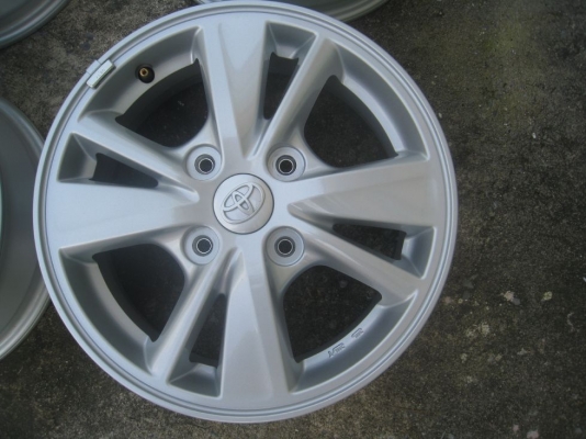 ขายล้อแม็กเดิม toyota avanza 15"x5"  4/114  et45 (081-3747940)
