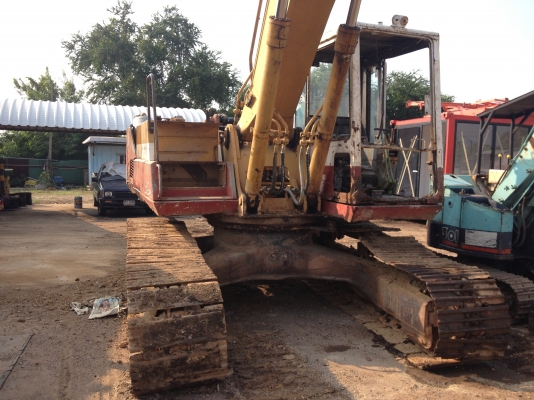 ขายรถแมคโคร PC200-3 KOMATSU ตามสภาพ 400,000 บาท ขายรถแมคโคร PC200-3 KOMATSU ตามสภาพ 400,000 บาท