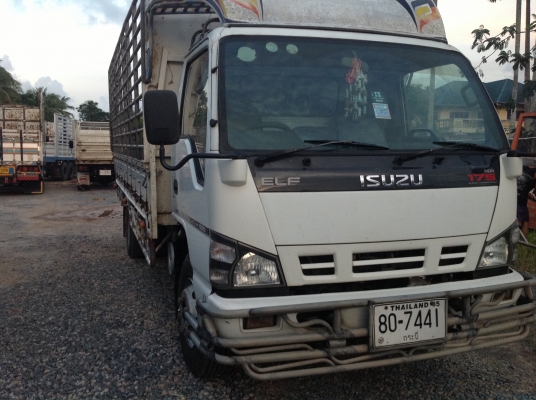 รถIsuzu nqr175 คอมมอนเรลยาว5.5ม. รั้วเหล็ก รถปลายปี 2548 ติดต่อ080-1405528