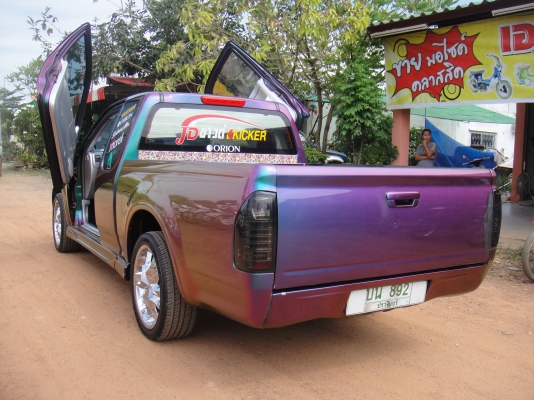 ขาย อีซูซุ  ดีแ็ม็กซ์  ปี 05  เครื่อง 2500    สีม่วงเหลือบ  แม็กซ์ 18 ประตูปีกนก