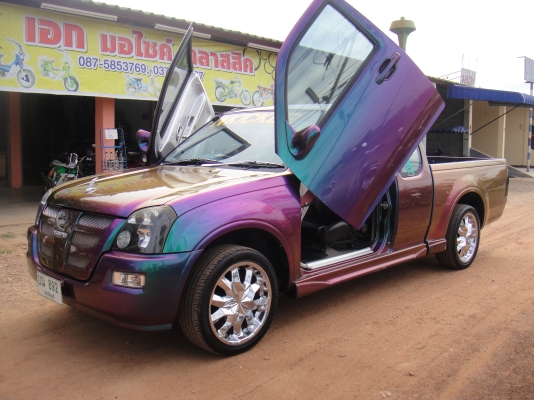 ขาย อีซูซุ  ดีแ็ม็กซ์  ปี 05  เครื่อง 2500    สีม่วงเหลือบ  แม็กซ์ 18 ประตูปีกนก