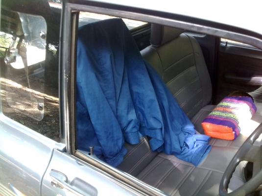 มาสด้า 1400  5 เกียร์ รถสวย ๆ พร้อมใช้งาน