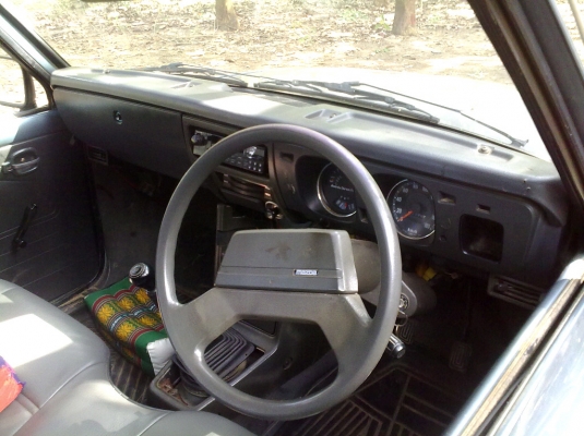 มาสด้า 1400  5 เกียร์ รถสวย ๆ พร้อมใช้งาน