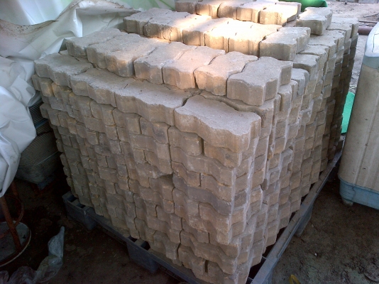 ขายอิฐตัวหนอนจำนวนมาก ราคาถูก โทร 084-055-7743