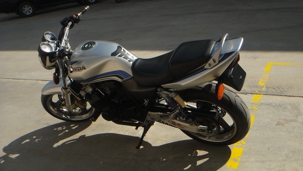 มี sf 400 tec 1 สพม อยากแลกกับ ช้างเหยีบครับ