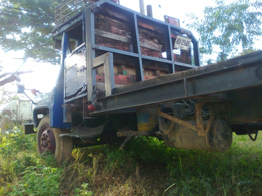 ขายด่วน!..รถสิบล้อ ISUZU 195 แรงม้า ใส่รถขุด KOMATSU PC200-5 ได้ มีทะเบียน.