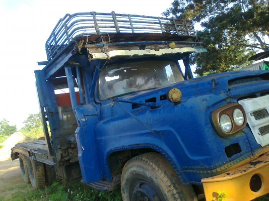 ขายด่วน!..รถสิบล้อ ISUZU 195 แรงม้า ใส่รถขุด KOMATSU PC200-5 ได้ มีทะเบียน.