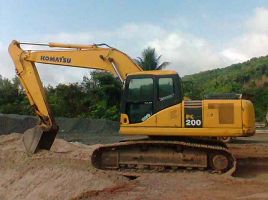 ขายโคมัสซุ 200-7 ไฟฟ้าครบ เอกสารเล่มทะเบียน ราคา 2,100,000 บาท เจ้าของขายเองราคาต่อรองได้