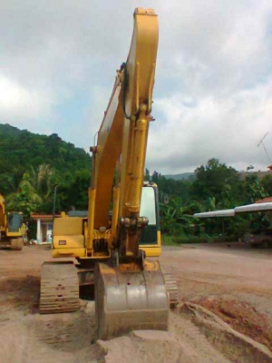 ขายโคมัสซุ 200-7 ไฟฟ้าครบ เอกสารอินวอยซ์ ราคา2,100,000บาท เจ้าของขายเองราคาต่อรองได้