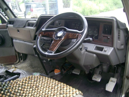 ถูกๆ ดีๆ NISSAN URVAN เครื่อง td25