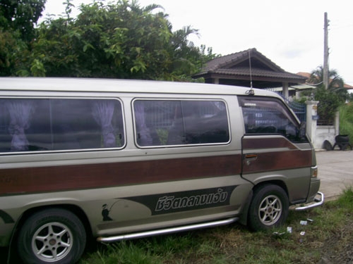 ถูกๆ ดีๆ NISSAN URVAN เครื่อง td25