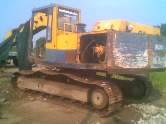 ขายโคมัสซุ PC 200-2 มี่ที่คีบกับบุ่งกี้ให้ครบราคา400,000บาทเจ้าของขายเอง