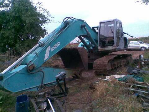 ขายรถแบคโฮ  KOBELCO   sk 200-5 superรถสวยสภาพดีเอกสารอินวอยท์ช่วงล่างดีแต่โดนขโมยชุดไฟ