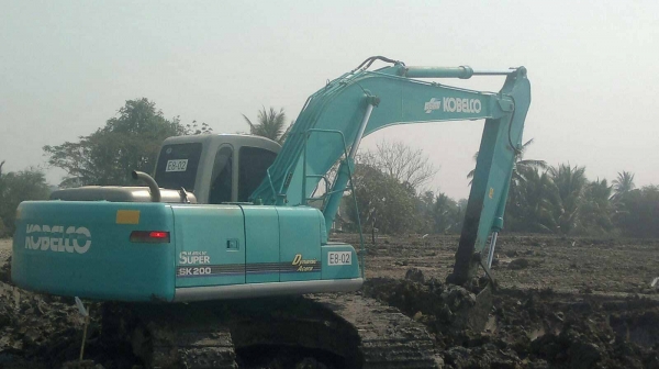 ขายรถแมคโฮ KOBELCO sk200-6  YN 10    10,xxx ชั่วโมงรถสวยจัดตูดไม่มีลายอยากขายสภาพดีๆแบ่งกันไปใช้งานเบาทำสนามกอฟร์อย่างเดียว