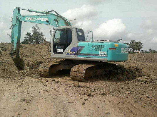ขายรถแมคโฮ KOBELCO sk200-6  YN 10    10,xxx ชั่วโมงรถสวยจัดตูดไม่มีลายอยากขายสภาพดีๆแบ่งกันไปใช้งานเบาทำสนามกอฟร์อย่างเดียว