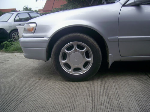 TOYOTA โคโลล่า สวย ๆครับ