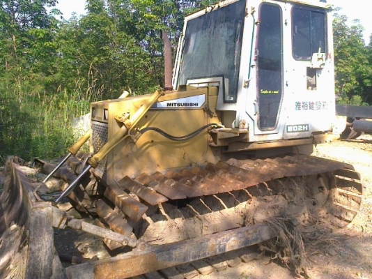 ขายรถแทรคเตอร์ MITSUBISHI  BD2H รถสวยสภาพเก่านอกมีตู้เก๋งแอร์พร้อมราคาถูก