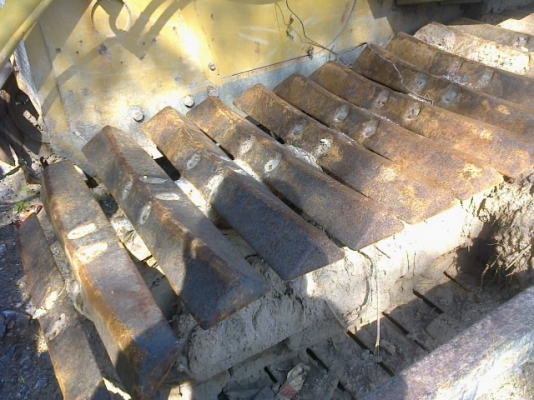 ขายรถแทรคเตอร์ MITSUBISHI  BD2H รถสวยสภาพเก่านอกมีตู้เก๋งแอร์พร้อมราคาถูก