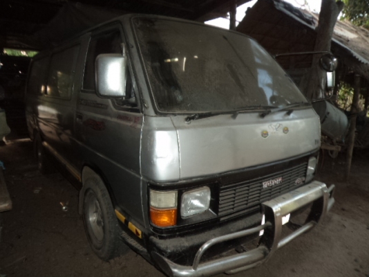 ขายรถตู้โตโยต้า เครื่อง2y ติดแก็สLPG สภาพดีราคาถูกๆพร้อมใช้งานคับ