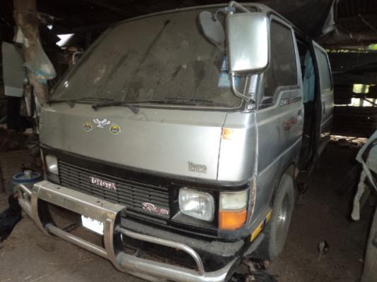 ขายรถตู้โตโยต้า เครื่อง2y ติดแก็สLPG สภาพดีราคาถูกๆพร้อมใช้งานคับ